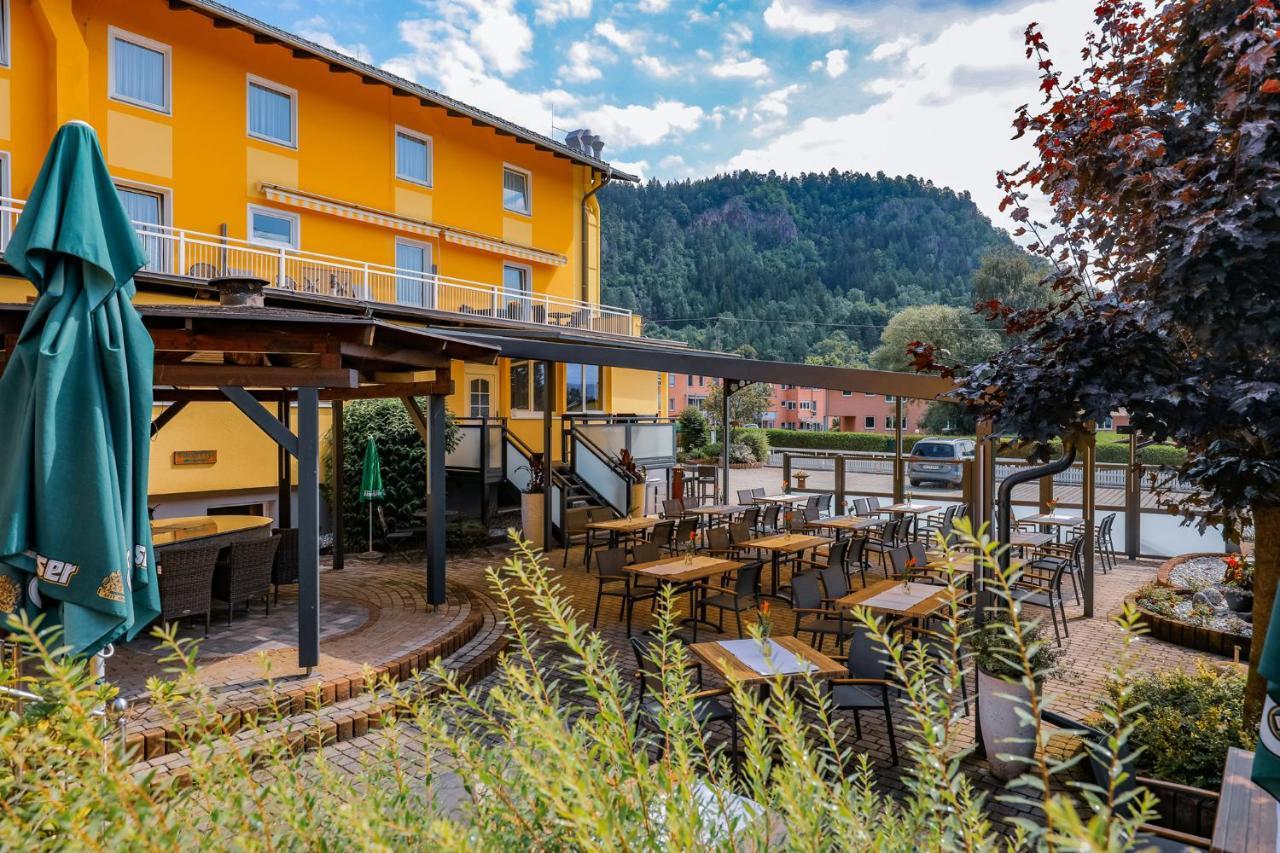 Hotel Freiensteinerhof Superior Sankt Peter-Freienstein Exteriör bild